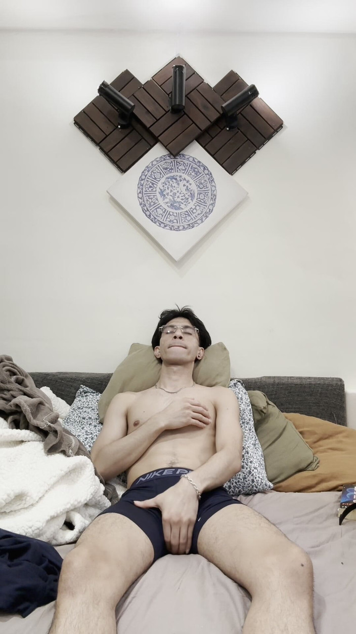 BigMacDriller: Kembar comel suka melancap batang besarnya!