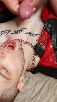 Rus Kink Hunk Îl Fute Tare Pe Kinkysirius: Plesnesc, Ejaculează În Gură Și Se Pișă Partea 2