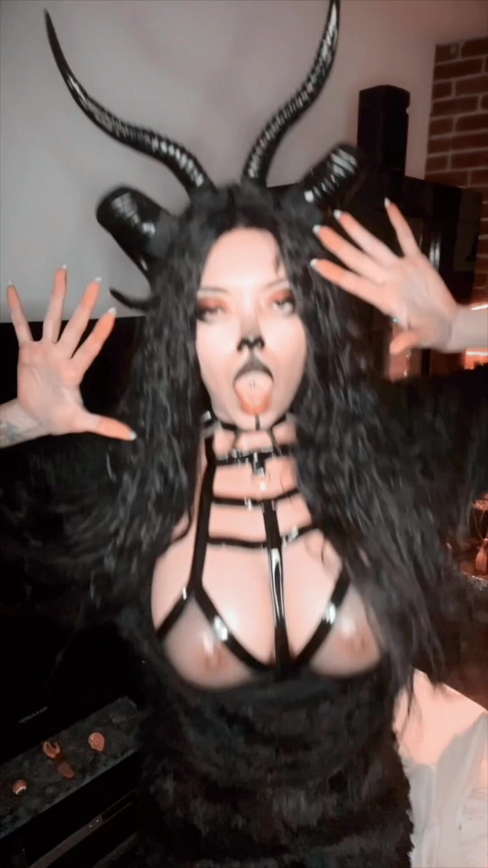 sky_wryder: 나와 함께 춤을 추다