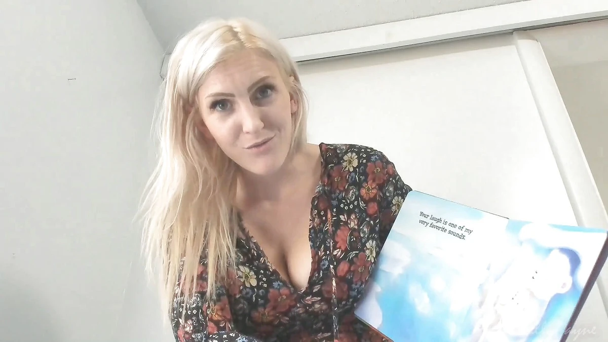 Kelly Payne: 和甜美的ABDL继母一起换尿布 | Faphouse
