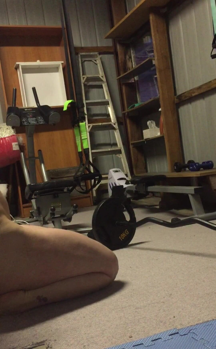 Michellexm: Deadlifts Naked