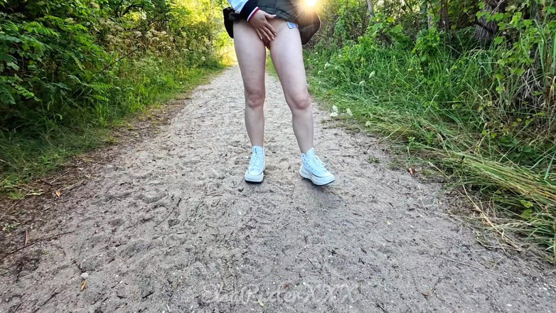 ElsaRixterXXX: Plimbarea mea palpitantă fără chiloți prin parc și peste feribot - aer...