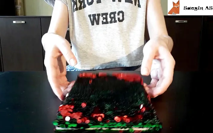 Saegin: ASMR Scratching textures, part 2 (no talking)