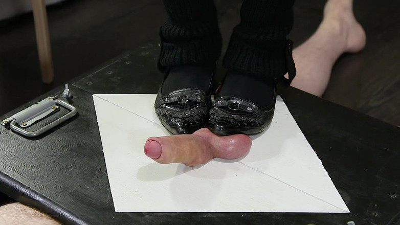 House of Era: Crushed by ballet shoes with gaiters CBT