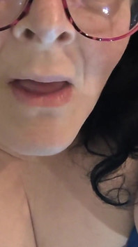 Maestra soy tan traviesa que me rastí mis bragas azules