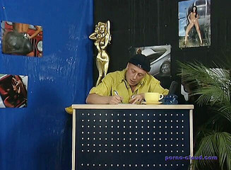 Porno Cloud: Sesi foto kencing