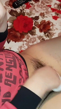 M-am masturbat, dar colega mea de cameră m-a ajutat să ejaculez - iluzie lesbiană