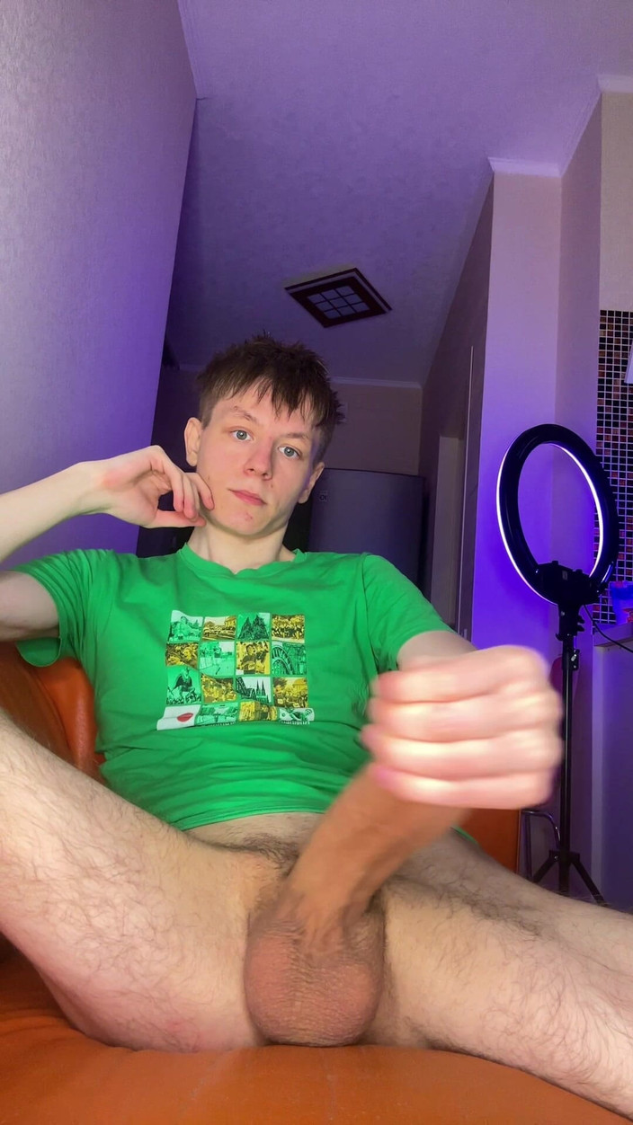 Morflot24: Mijn pik wordt zo hard als ik weet dat je...