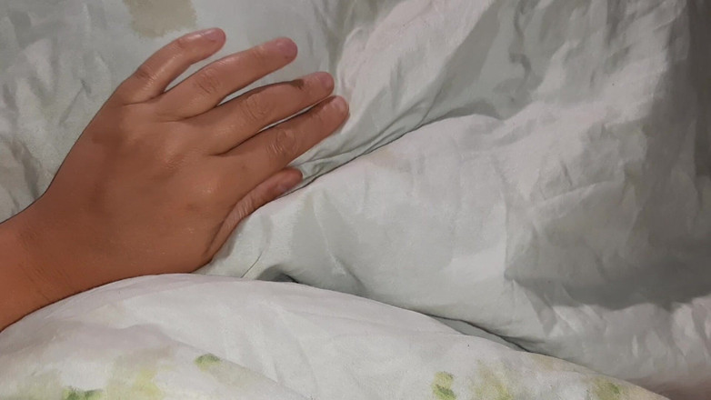 Lesbian-illusion: Špehuji své lesbické sousedky, které mají sex a masturbují