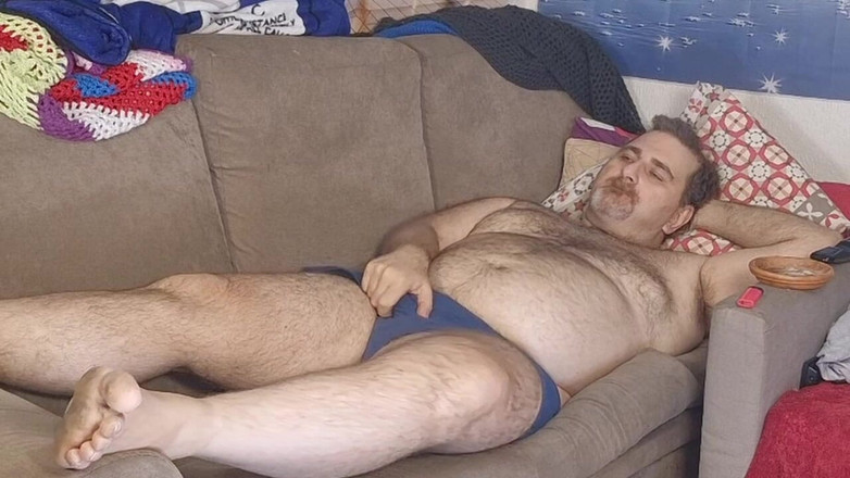 ChubbyDaddyBearLuka: गोल-मटोल डैडी नग्न गंदे पैर भालू