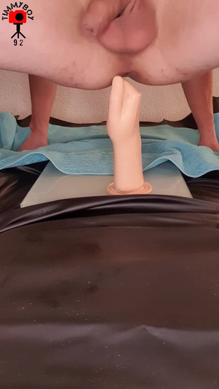 Timmyboy: Timmyboy92、ホロウトンネルバットプラグと手型ディルド