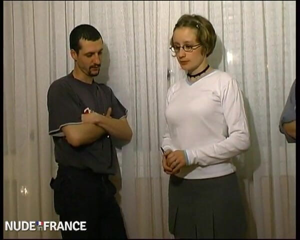 Nude in France: 2人の教師と1人の生徒の間でのグッドプラクティスの交換。