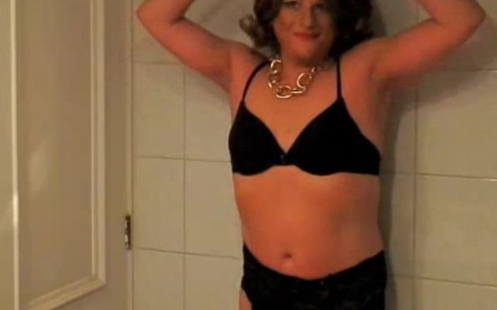 HectorChile1969: Crossdresser fernanda gomez trước gương