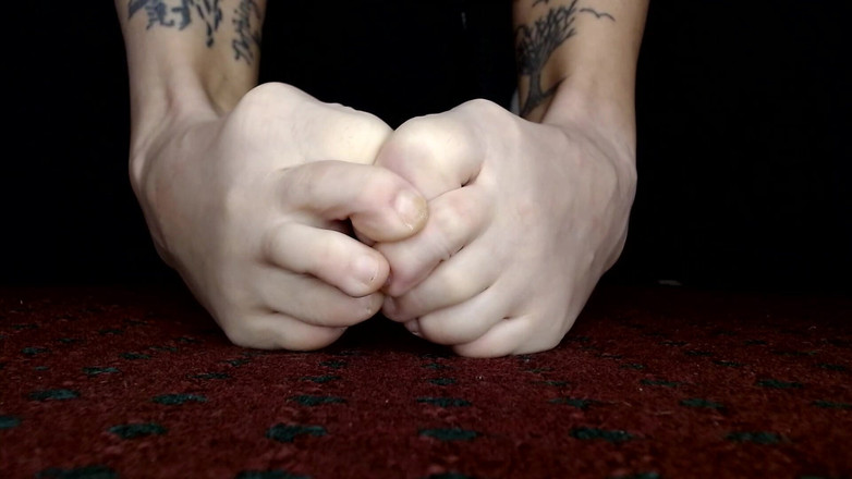 Abby Anna: 長いつま先が小刻みに動くつま先