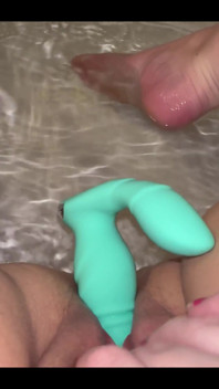 Self Thrusting Dildo in my Pussy 