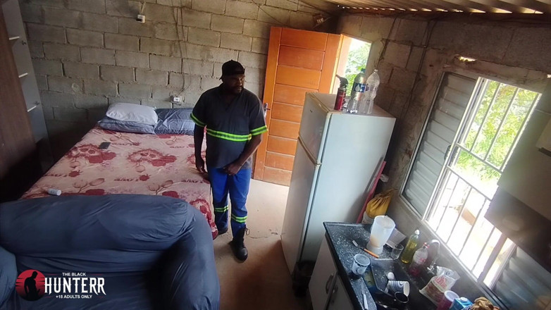 TheBlacKHunterr: Mijn werkende buurvrouw gaf me een video 1