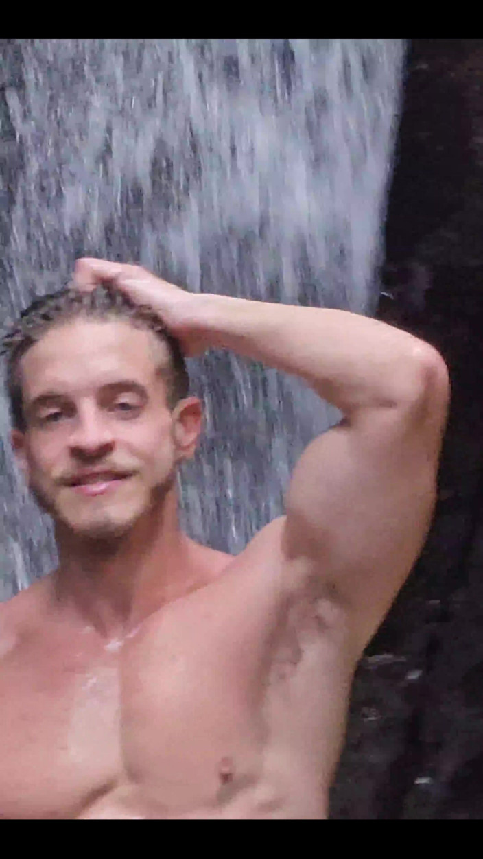 Dave Wikkinson: Photo Session in the Waterfall