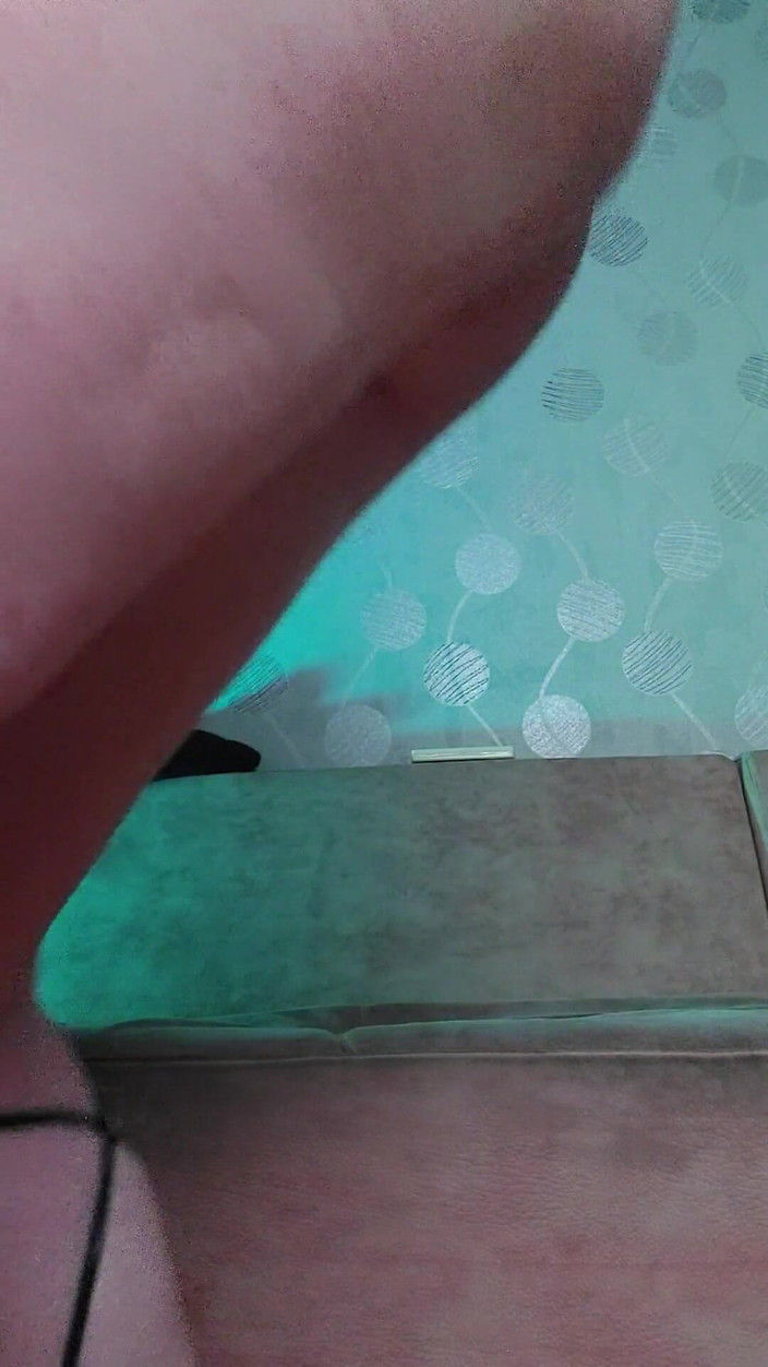 Kitty_Cross: Bootylicious curve shimmer, tacchi click, gocciola l'olio come il desiderio