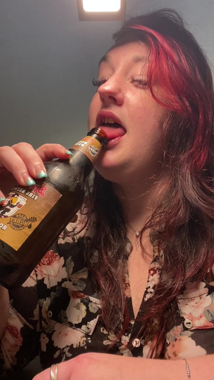 BellaBlast: La séduisante BBW Rootbeer Chug &amp; Burps par Bella Blast