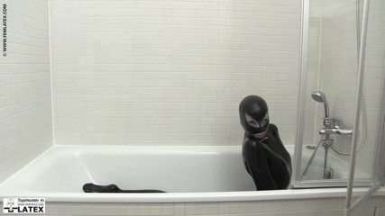 Fem Latex: Helkropp kattdräkt duscha