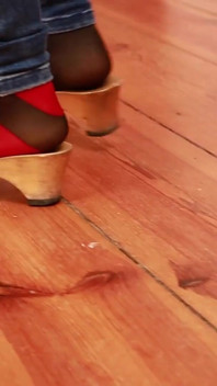 Clogs & Opaque Tights - Footplay Contrast