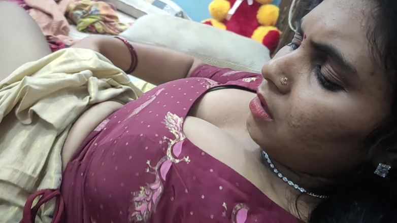 Vaigavarun45: Vaishnavy lagi asik masturbasi dan sama abang tirinya, gadis mallu...
