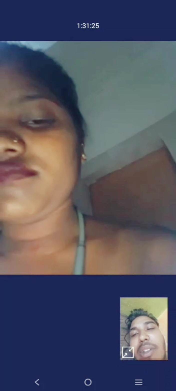 Indian porngirl: Moglie sexy bollente scopa sul servizio di videochiamata con il...