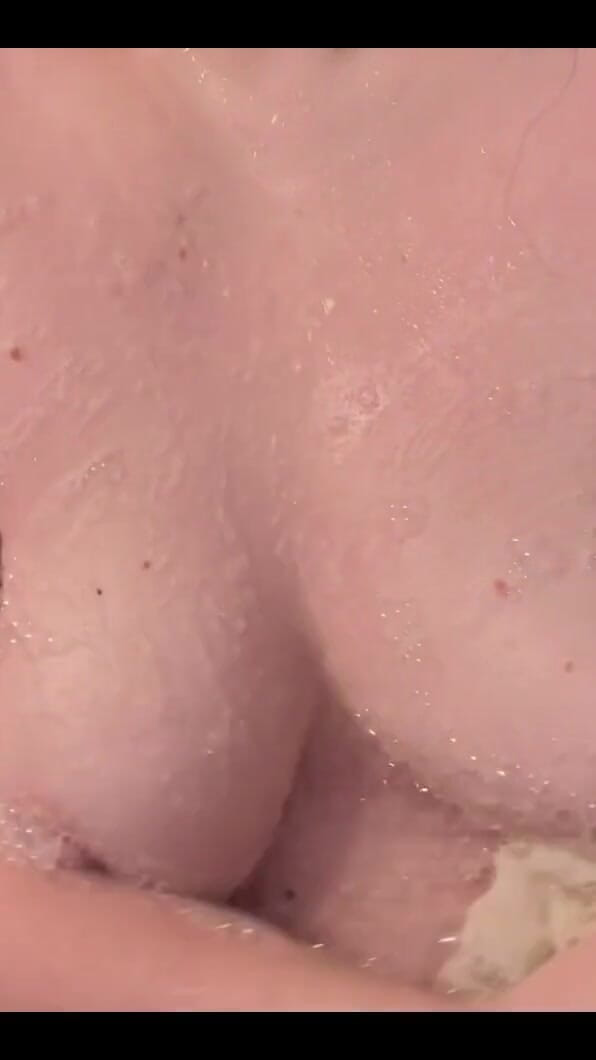 Prettyin puddles: Shower Time