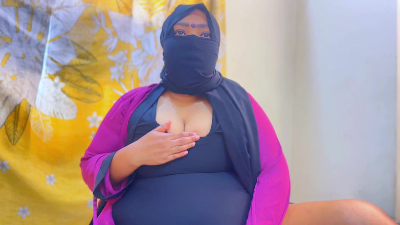 Aria Mia: Mamă vitregă arabă iraniană se masturbează în camera de hotel și la...