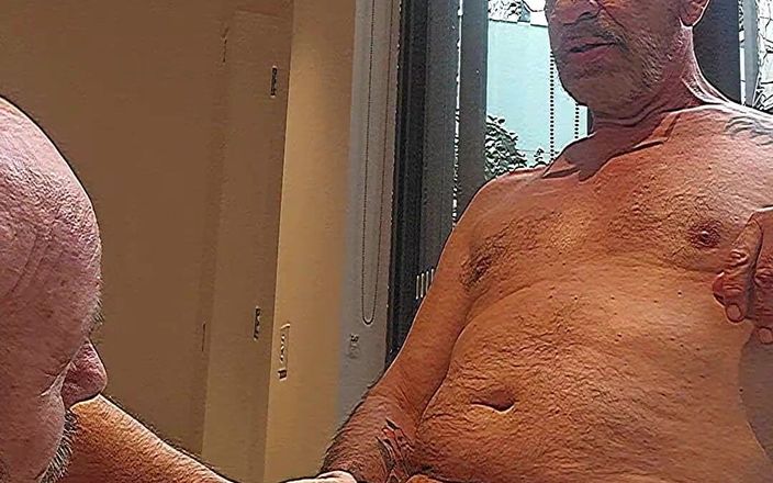 Twoblokes: Bruce给jack一个充满爱心的鸡巴口交和性交