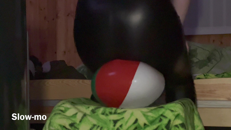 BeachBallsDuo: Bigbootylucy Rozdrceno 18 plážových míčů Agressive!