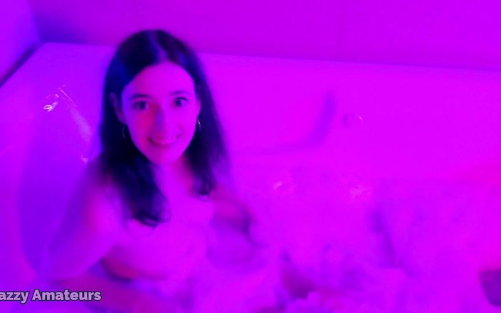 PornoJuice: Фіолетовий легкий джакузі ванна в головній ролі Хлоя Фей