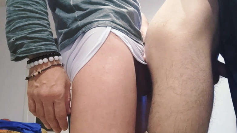 Amadeus studio: Mijn buurvrouw heeft seks zonder condoom nodig