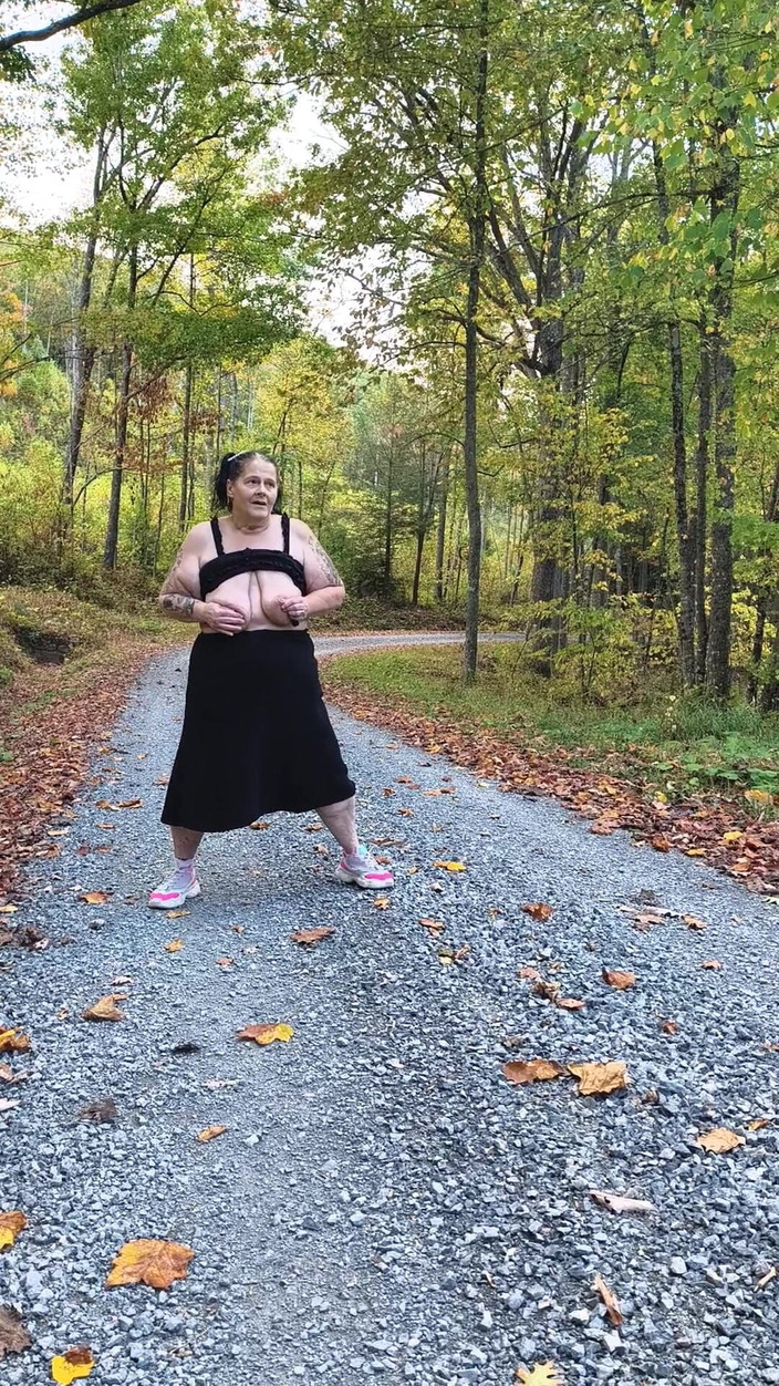 HerculesnVENUS: Pelacur jalanan ini muncrat di jalan pedesaan sampai banjir