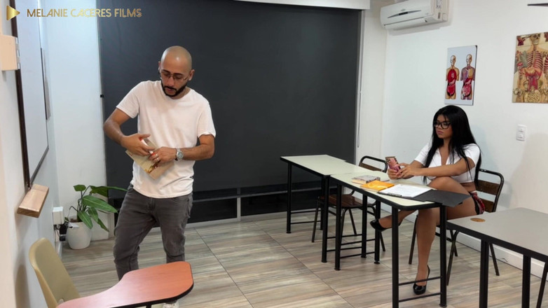 Rosxy Gutierrez: Je baise ma prof de maths pour m’aider à traverser l’année -...
