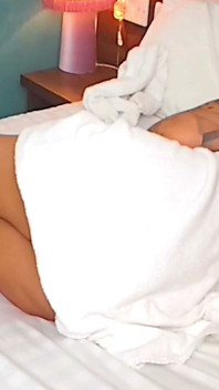 Fetiche de pies. Bbc pies lamiendo caliente española milf en habitación de hotel