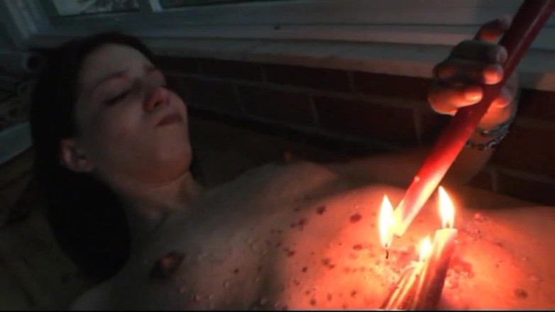Genuine XXX: Świetne ciało uległa Andreia BDSM samozadająca się kara woskowa świecy