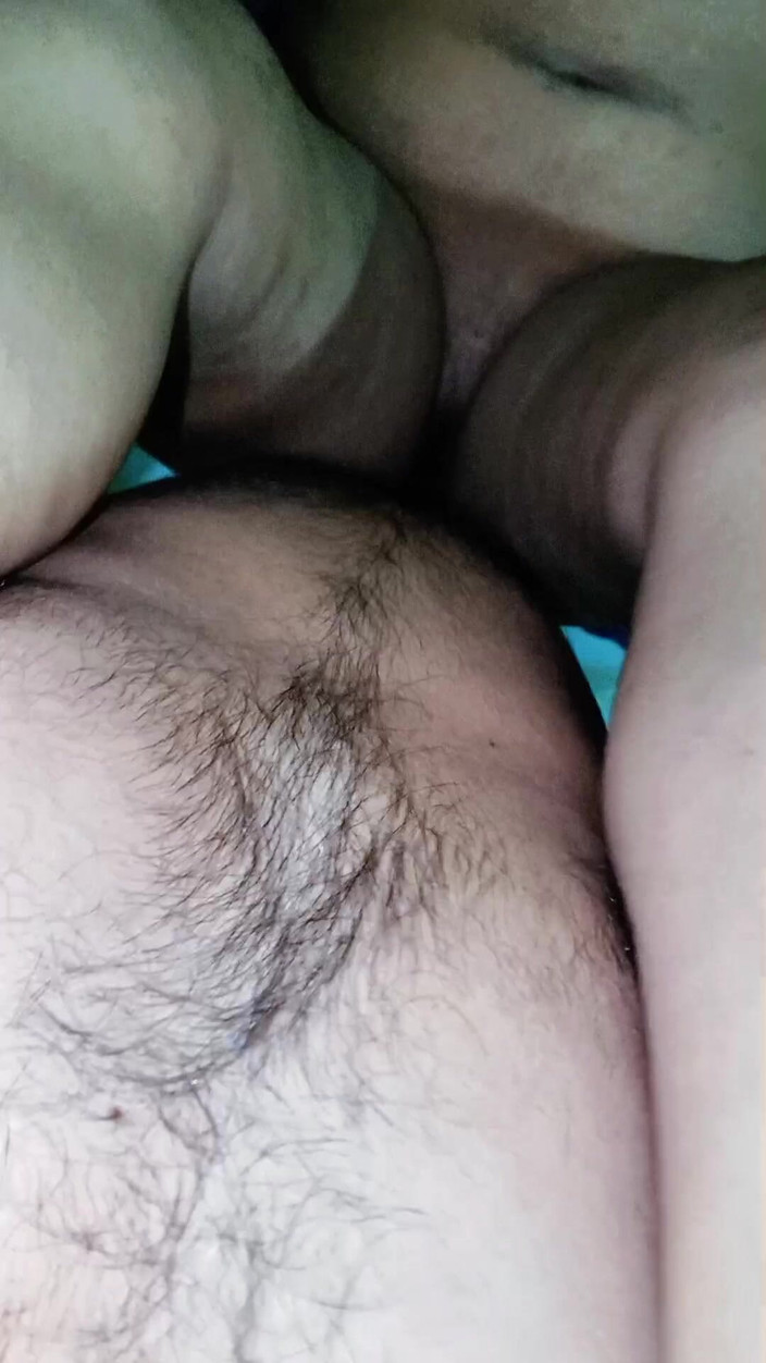 NAZMA: Make fru dela ett ögonblick med en vän och njut av...