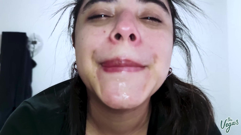 Selena Vega: Diam! Kamu pasti suka kontol besar ini!