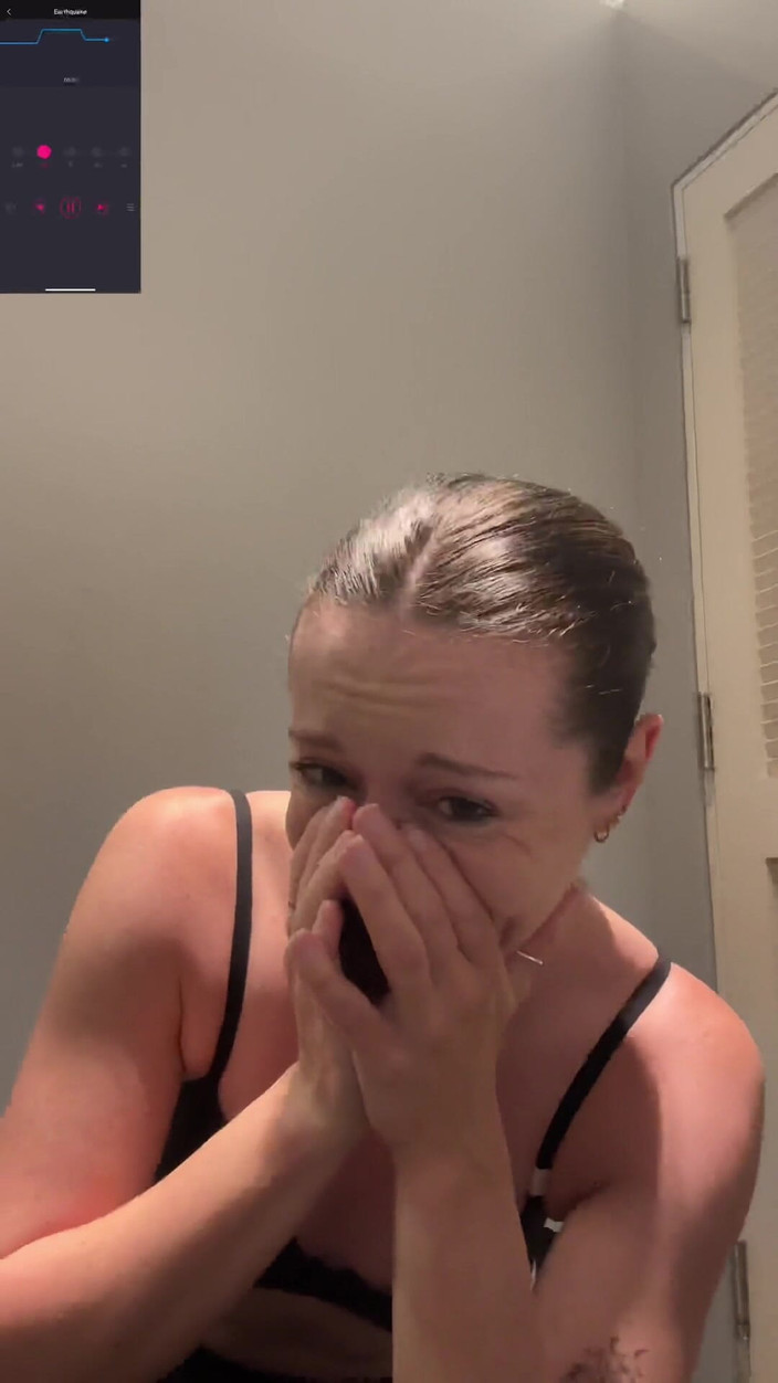 Nadia Foxx: ड्राइव के माध्यम से और चेंजिंग रूम में वीर्य निकालना! ब्रांड नई Nadia Foxx Lush Adventure!