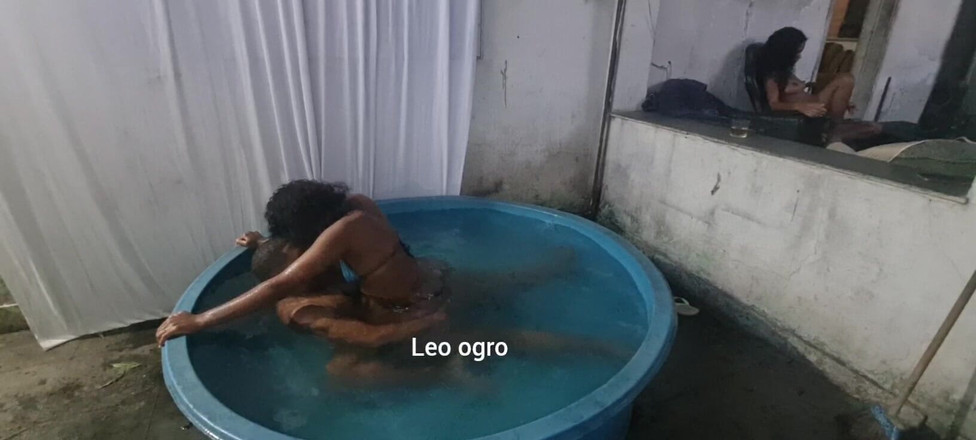 LeoOgro: Sex mit der Mulattin Myllena Rios im Pool