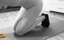 Kinky N the Brain: Orina de yoga en polainas grises