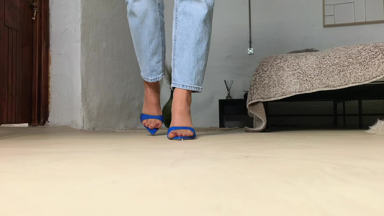 Goddess Lena: Nylon Loser