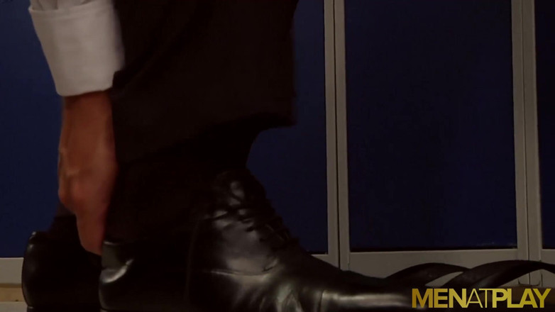 Menat Play: MENATPLAY - Adequado Logan Moore fode anal gay Sunny Colucci