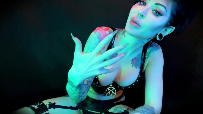 Baal Eldritch: Płać za My Mani i Pedi - Findom, Ripoff, Kult bogini