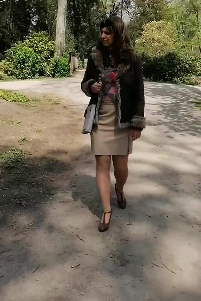 Mike Vonberg: Walk Through the Park with a Beautiful Slut with Wet...