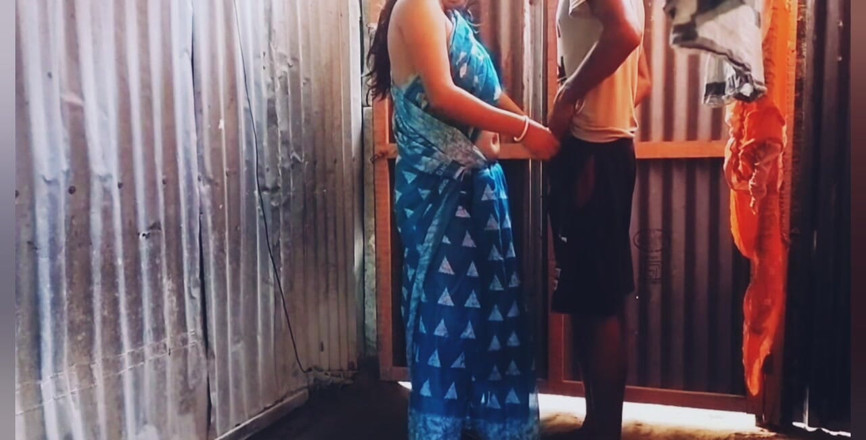 Teensex: Hot Desi Village Bhabhi Girl with Beautiful Saree Get Fucked...