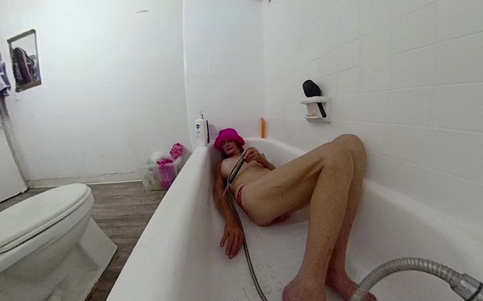 Lizzy Yum: Lizzy yum vr junio 2025 masturbación dilatada en el baño, amateur,...