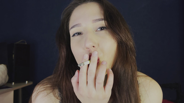 JessLux: Cigareta po sexu