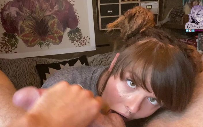 Olivia Jarden: Mahasiswi culur yang imut lagi asik belajar dan nyepong kontol...